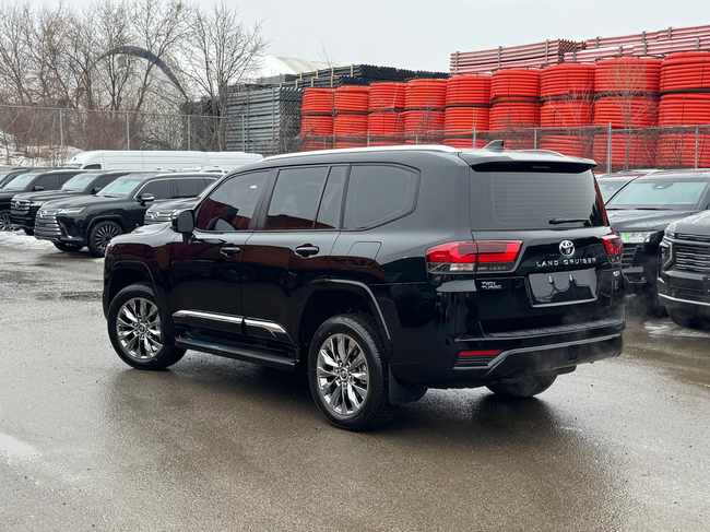Toyota Land Cruiser 300